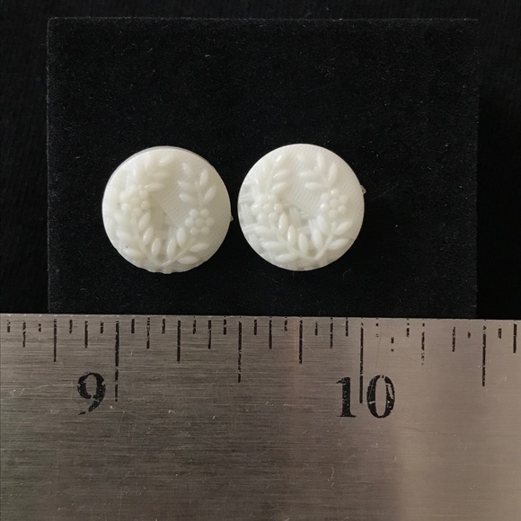Vintage White Glass Stud Earrings - Picture 4 of 4